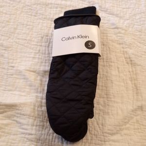 NWT Black Calvin Klein women's winter casual Mittens, Size Small